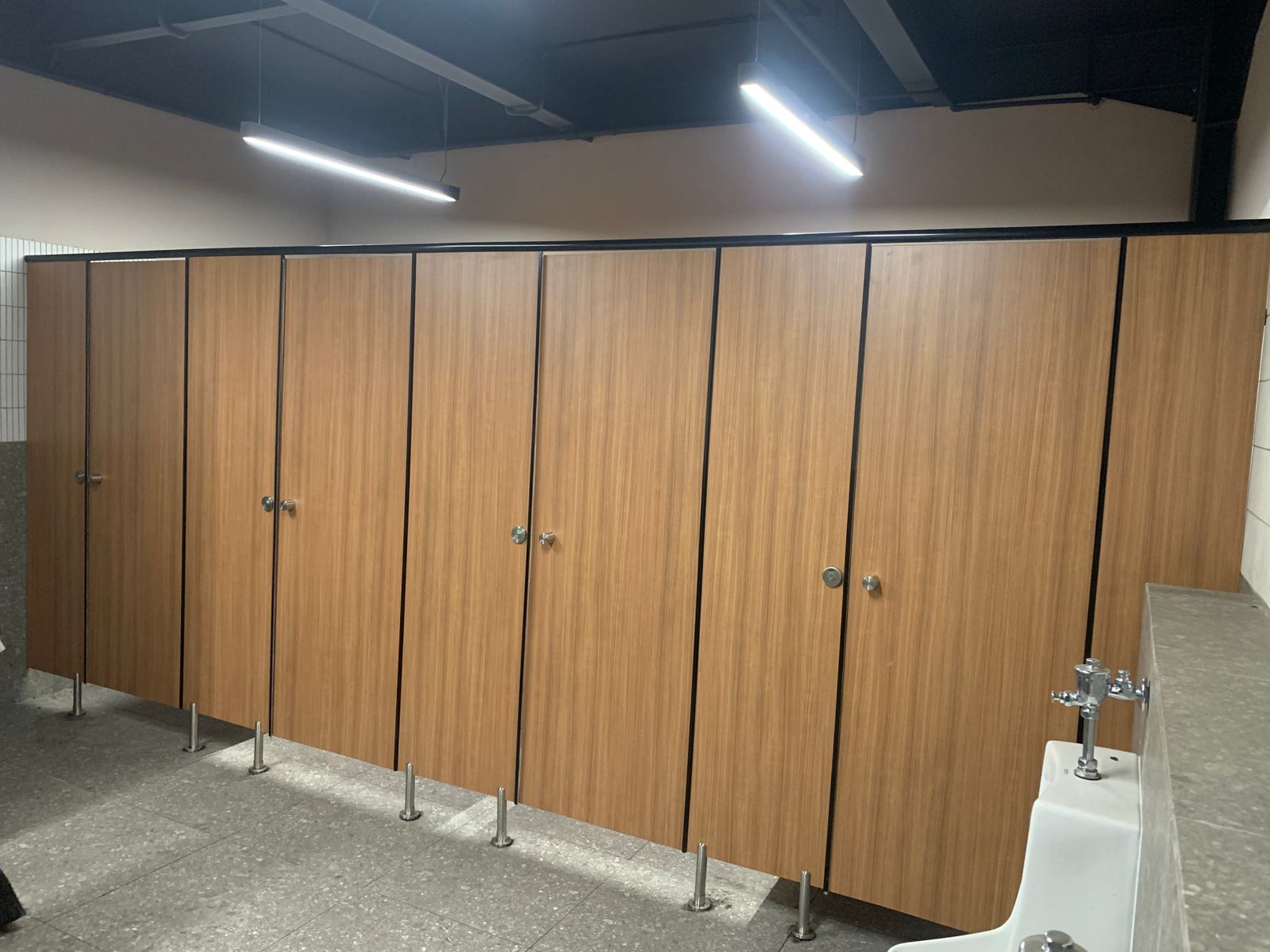 PHENOLIC CUBICLE TOILET